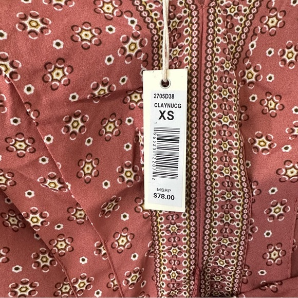 NWT Max Studio Clay/Floral Ruffle Sleeves V-Neck Tie Side Blouse Size XS - Picture 7 of 13